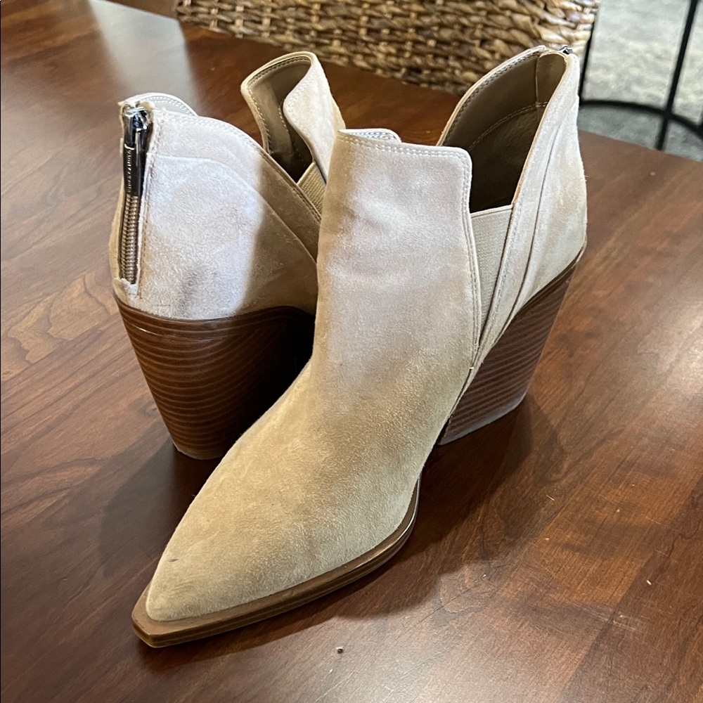 Vince Camuto Tan Suede Ankle Boots size 10